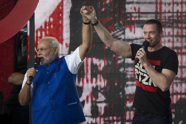 At rock concert, Modi calls for world peace