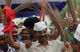 Unfazed by EC notice, Arvind Kejriwal holds mass show of strength in Delhi