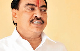 Cong asks Khadse to resign for submitting false info on farmer suicides