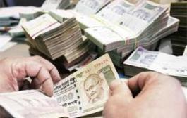 Rupee snaps 2-day gains vs dollar; falls 7 paise