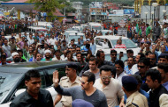 Salman Khan Thrills Mandi Crowd at Arpita and Aayush’s Reception