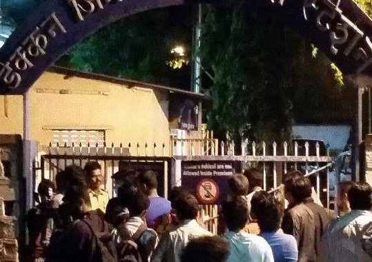 Bollywood strongly condemns midnight crackdown on FTII