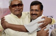 Nitish Kumar shares dais with Arvind Kejriwal, both attack Narendra Modi