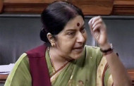 Sushma hits back at Cong, targets Rajiv Gandhi