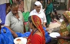 In Fight Against Hunger, Mumbai’s Dabbawalas Come Up With ‘Roti Bank’