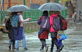 Fresh snowfall in Gulmarg, steady rains lash Srinagar