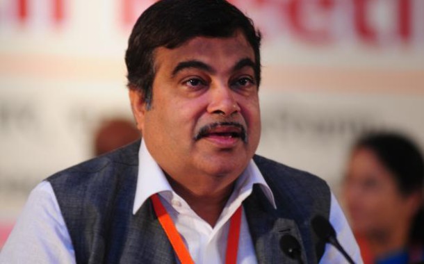 Cong shed tears whenever there are graft charges: Gadkari