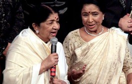 Lata Mangeshkar gives blessings to Asha Bhosle on birthday